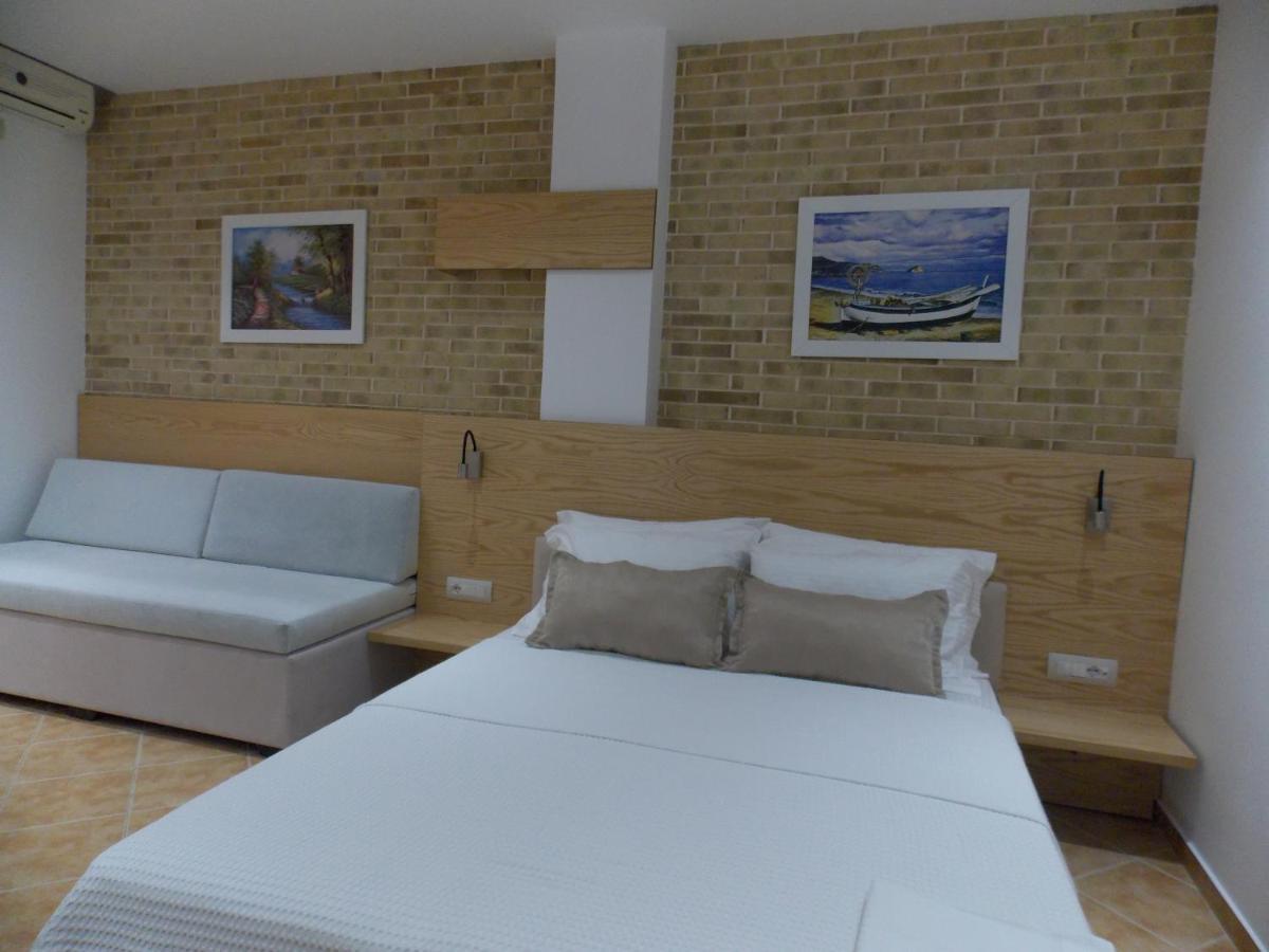 Hotel Piccolino Sarandë 外观 照片