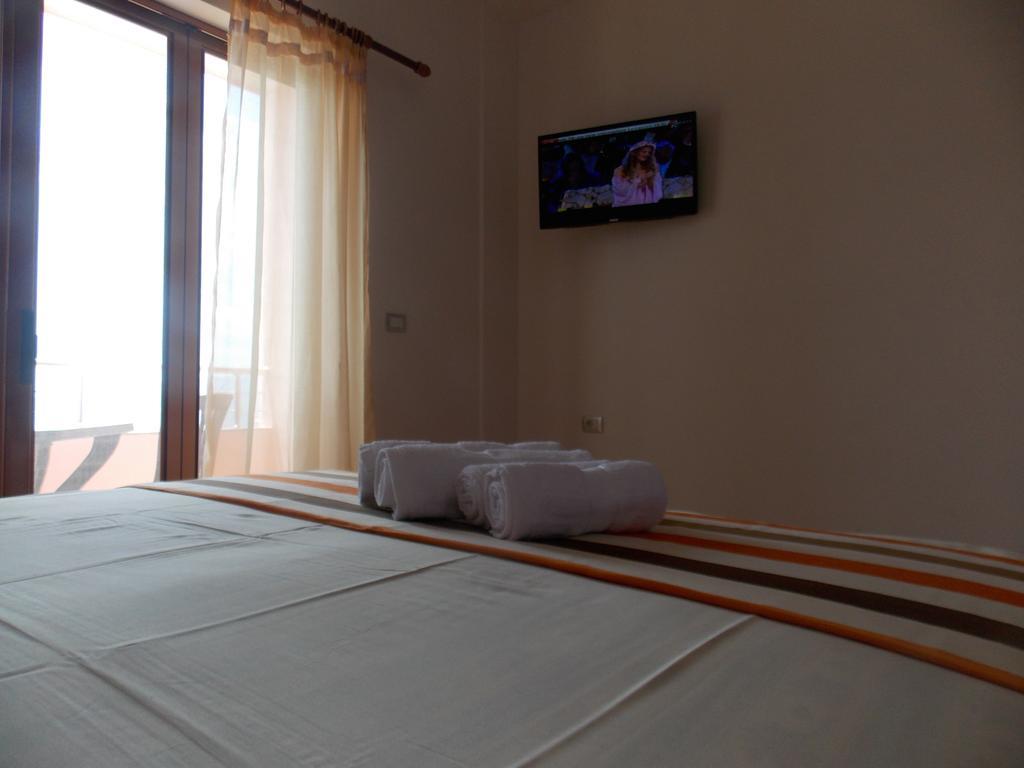 Hotel Piccolino Sarandë 外观 照片