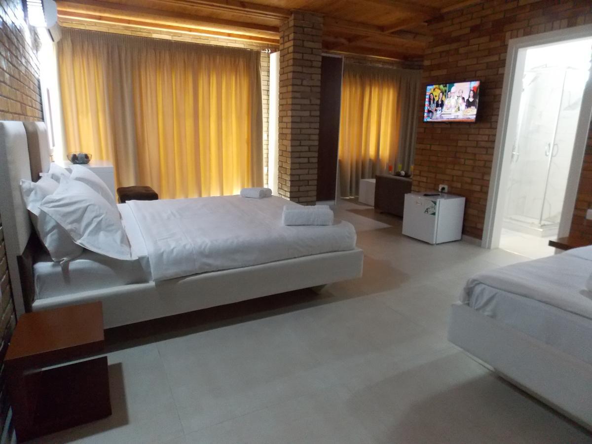 Hotel Piccolino Sarandë 外观 照片